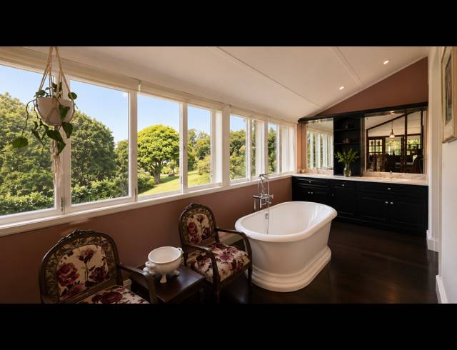 4 BEDROOM FREEHOLD FOR SALE IN MORNINGSIDE
